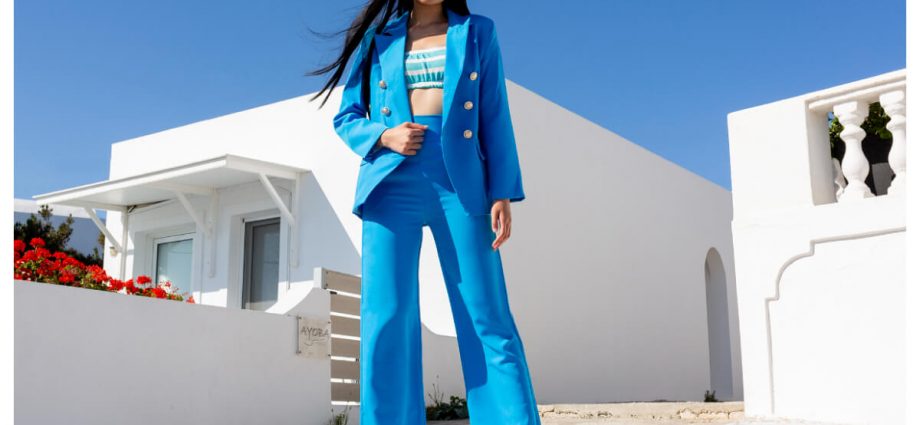Garnitur damski ze spodniami i topem w kolorach Grecji
